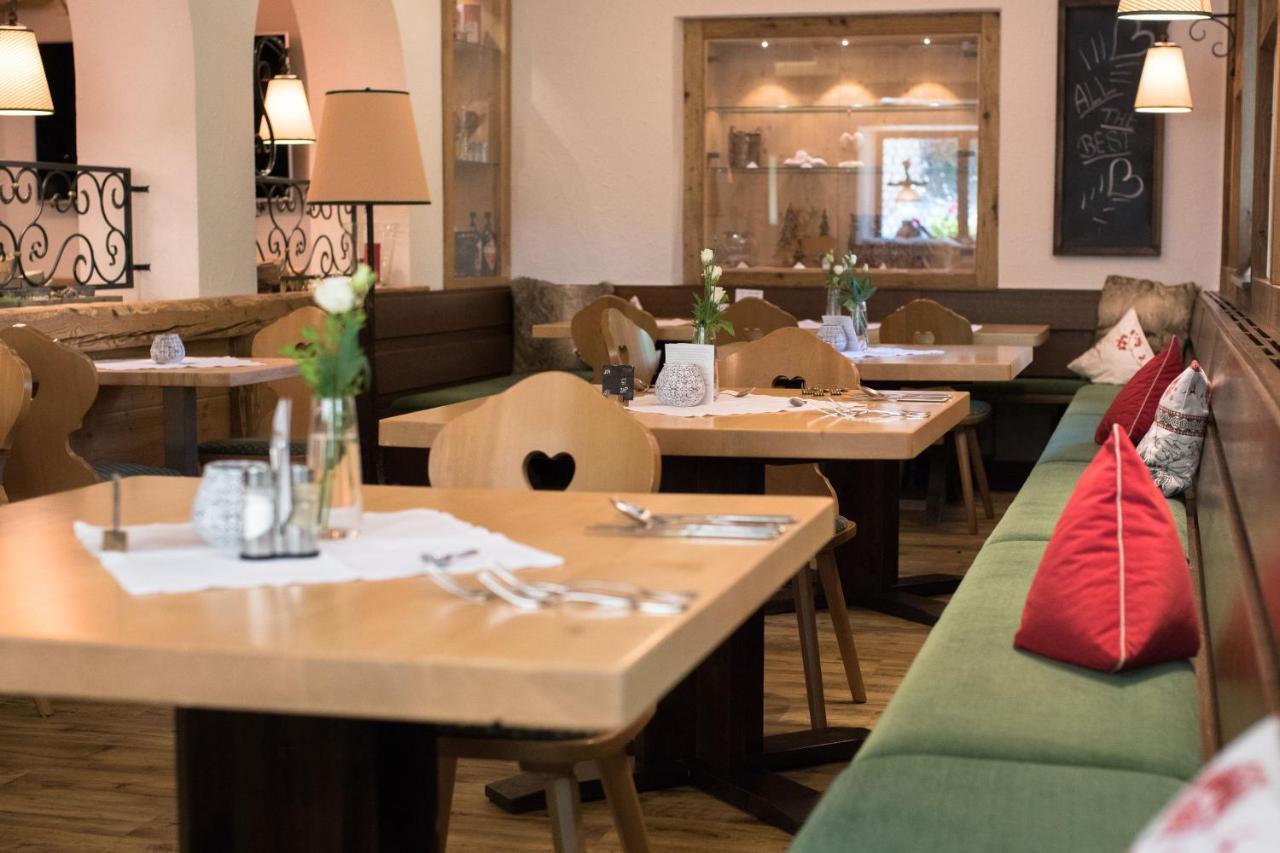 טודנאו Gruener Baum Naturparkhotel & Schwarzwald-Restaurant מראה חיצוני תמונה