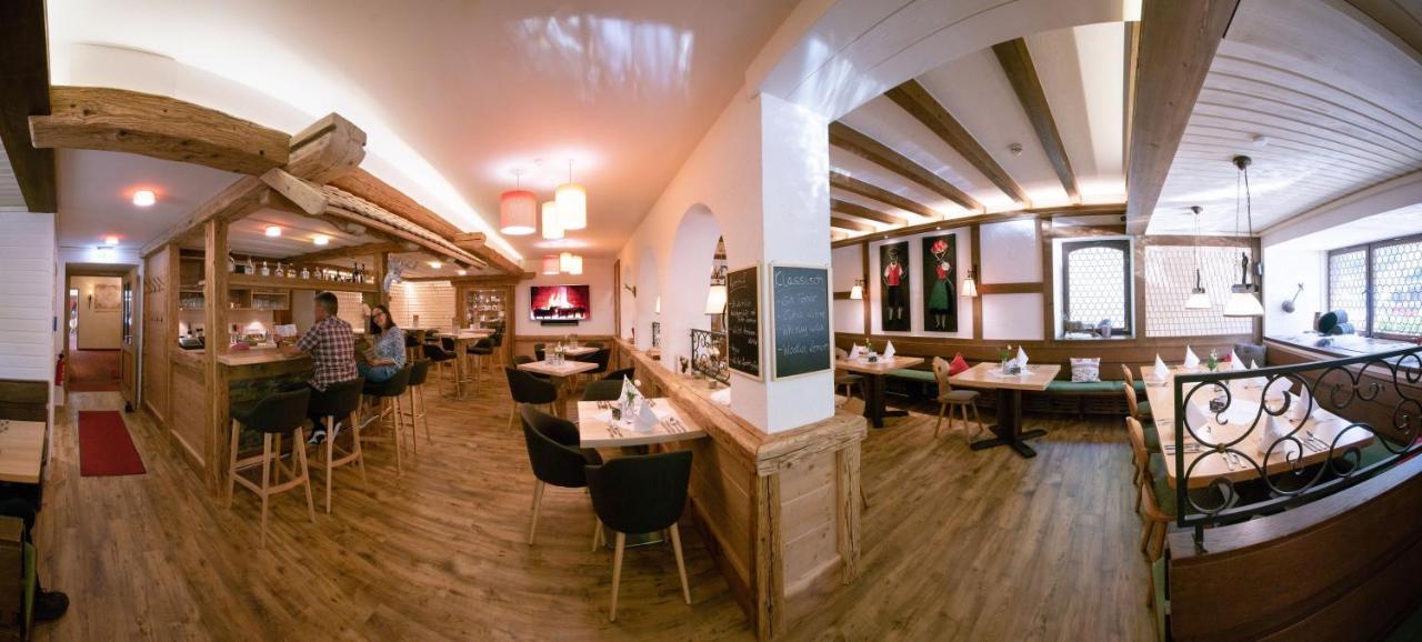 טודנאו Gruener Baum Naturparkhotel & Schwarzwald-Restaurant מראה חיצוני תמונה